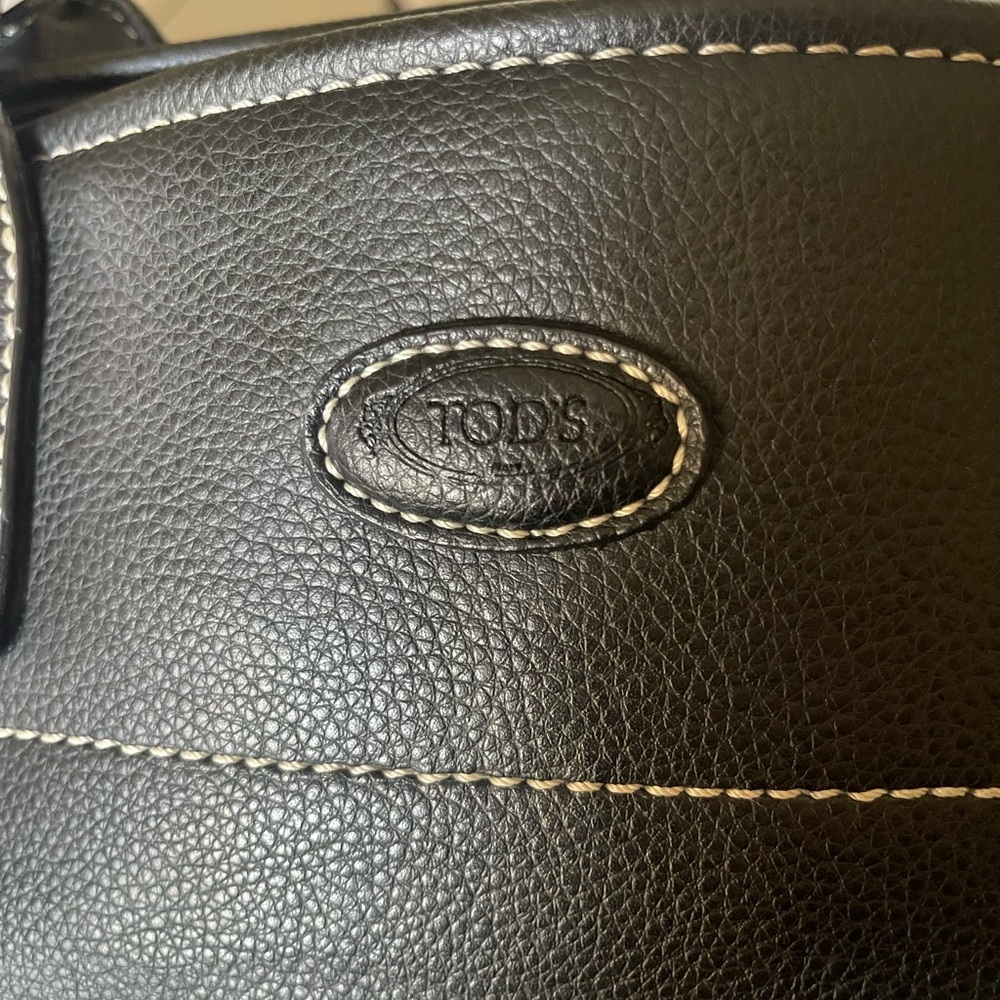 Elegant Black Tod's Leather Handbag - Picture 2 of 12